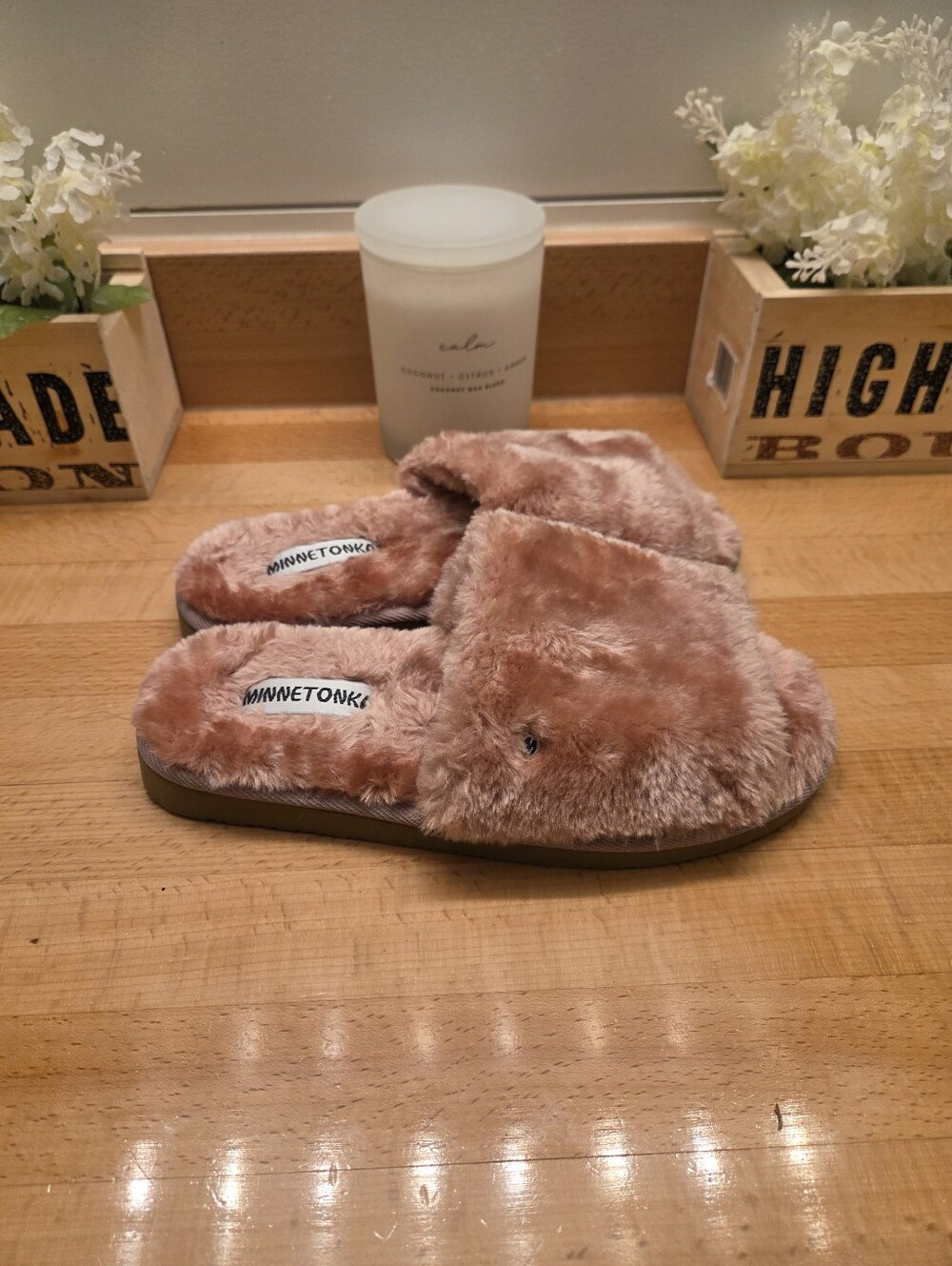 Minnetonka Women's Lolo Slide Slippers Plush Blush Pink Faux Fur Size 9
